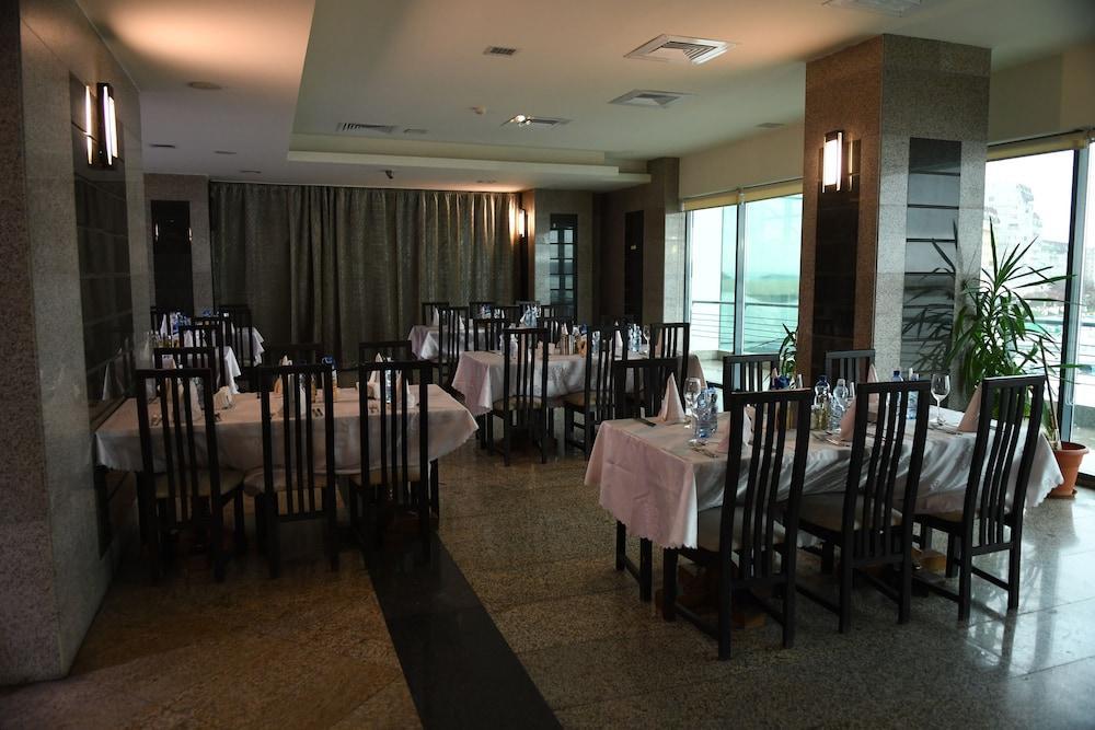 Hotel Delta 4 Tulcea Bagian luar foto