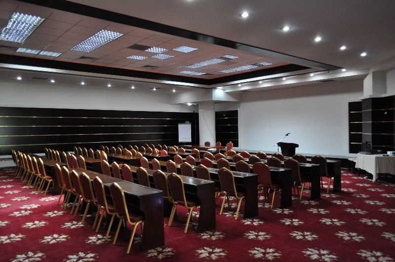 Hotel Delta 4 Tulcea Bagian luar foto