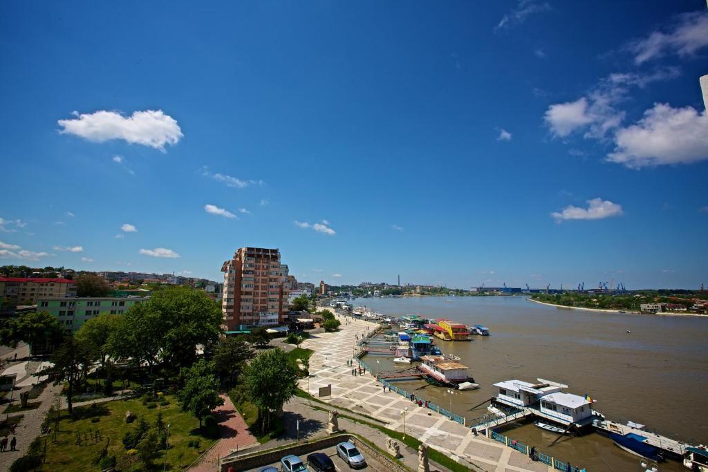 Hotel Delta 4 Tulcea Bagian luar foto