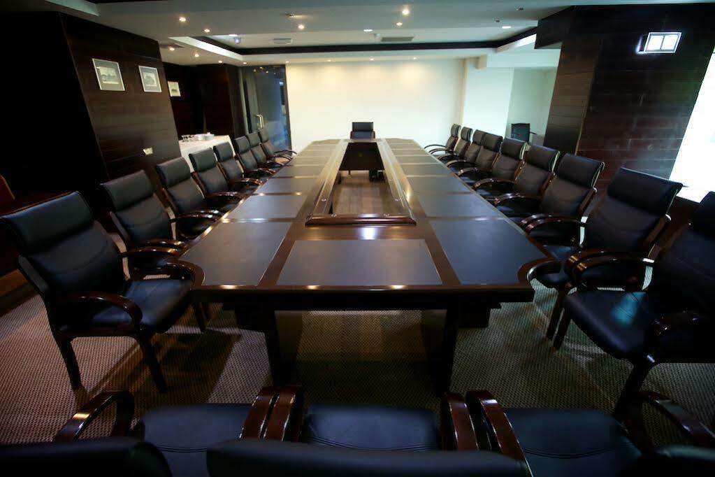 Hotel Delta 4 Tulcea Bagian luar foto